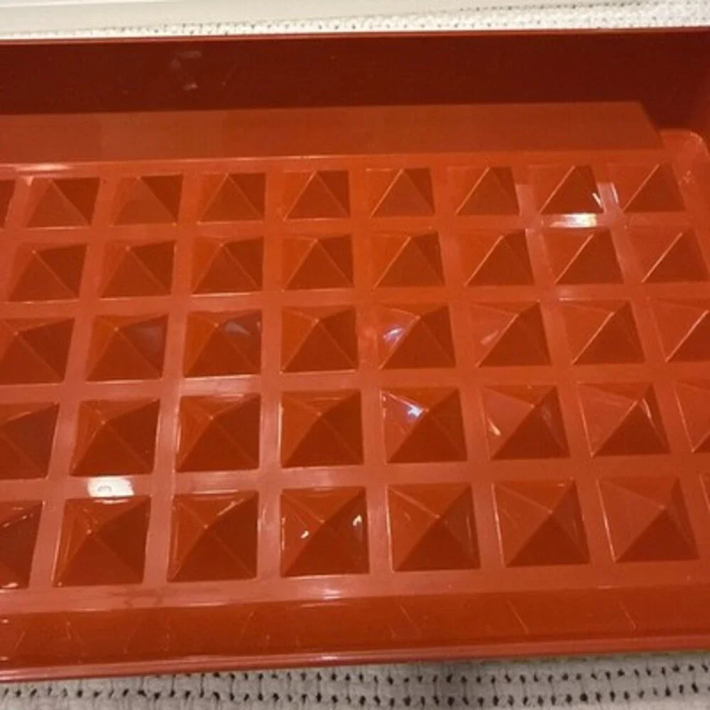 4 P.C. Tupperware Set Paprika Red 2-816,1-1292,1-794 Lot Of 4